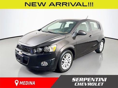 Used 2016 Chevrolet Sonic LT w/ Wheels and Fog Lamp Package FWD image 1
