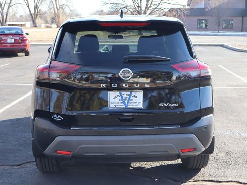 Used 2021 Nissan Rogue SV image 6