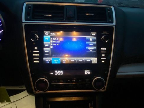 Used 2018 Subaru Outback 2.5i Premium image 19