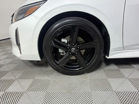 Certified 2025 Nissan Sentra SR FWD image 10
