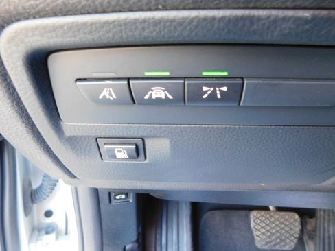 Used 2017 BMW 330e image 27