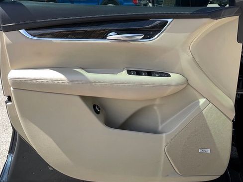 Used 2019 Cadillac XT5 FWD image 32