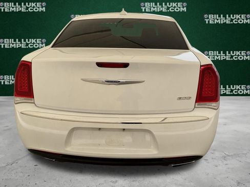 Used 2019 Chrysler 300 Limited image 7