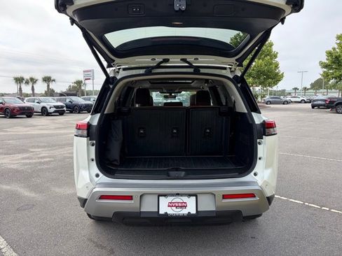 Certified 2024 Nissan Pathfinder Platinum w/ Cargo Package FWD image 6