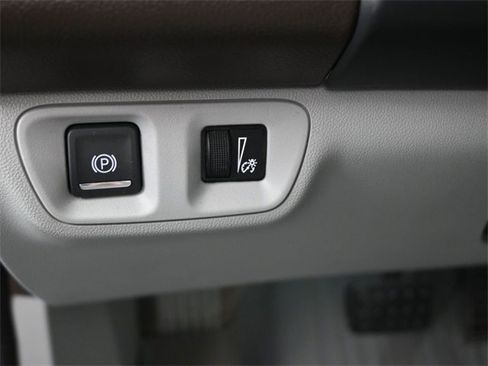 Used 2020 GMC Acadia SLE w/ Driver Convenience Package image 21