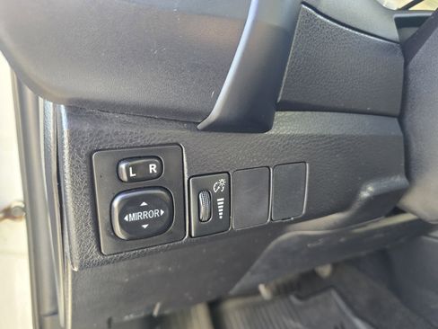 Used 2018 Toyota Corolla LE image 15