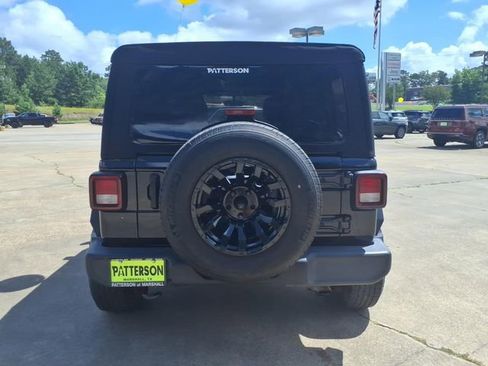 Used 2023 Jeep Wrangler Unlimited Sport AWD/4WD image 3