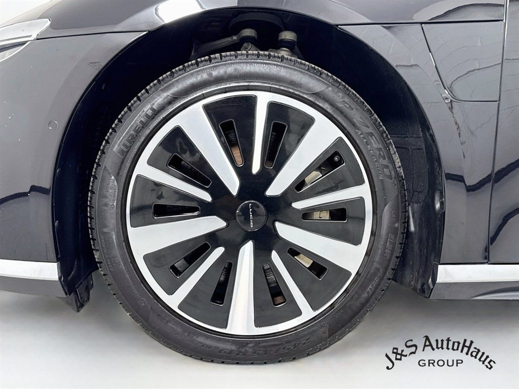 Used 2024 Lucid Air Pure RWD image 37