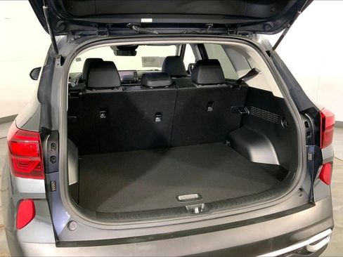 Used 2023 Kia Seltos S image 4