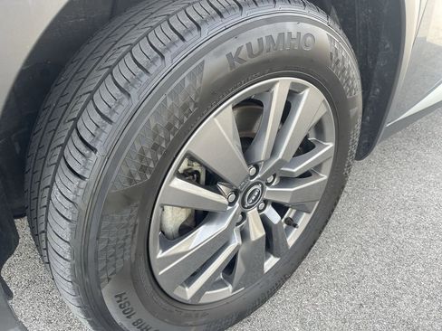 Used 2025 Nissan Pathfinder SV image 10