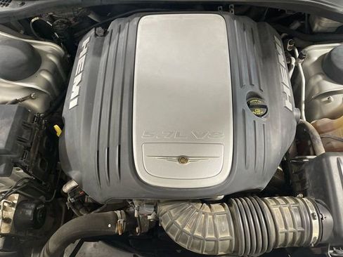 Used 2005 Chrysler 300 C w/ Protection Group II RWD image 24