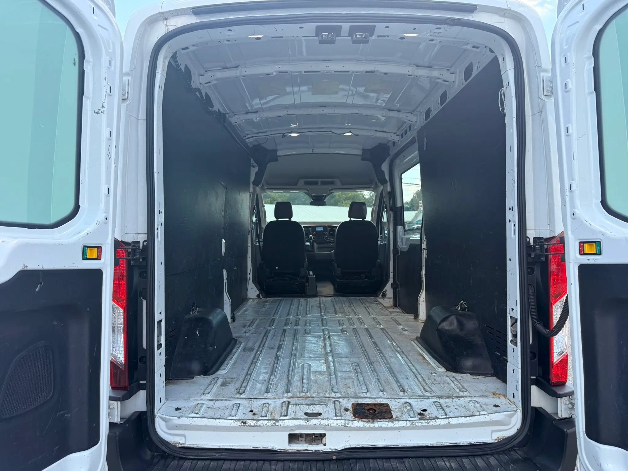Used 2020 Ford Transit 250 Medium Roof w/ Load Area Protection Package RWD image 27