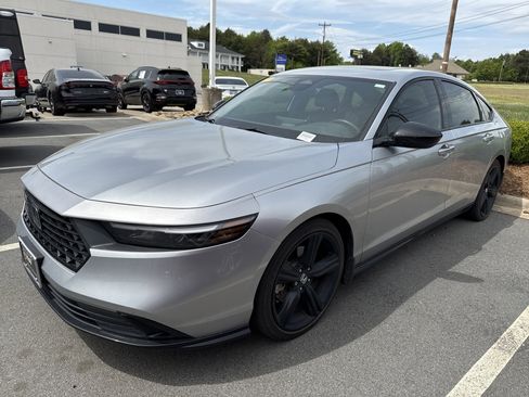 Used 2024 Honda Accord Sport image 5