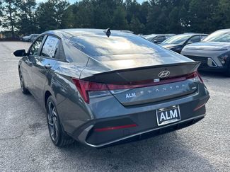 New 2025 Hyundai Elantra SEL video 3