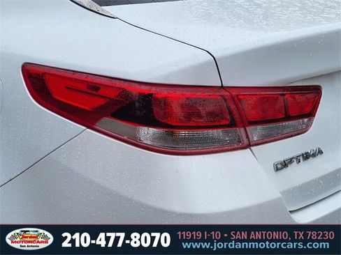 Used 2018 Kia Optima LX w/ 17" Alloy Wheels Package image 9