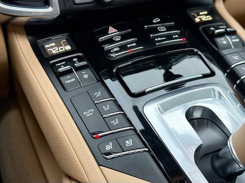 Used 2014 Porsche Cayenne Diesel image 16