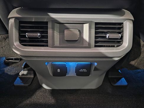 Used 2021 Ford F150 Lariat image 43