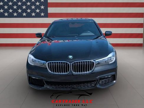 Used 2019 BMW 740i w/ M Sport Package RWD image 2