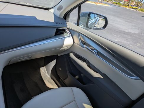 Certified 2023 Cadillac XT5 Premium Luxury w/ LPO, Premium Carpet Package image 15