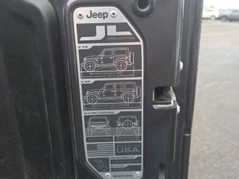 Used 2018 Jeep Wrangler Unlimited Sport S image 11