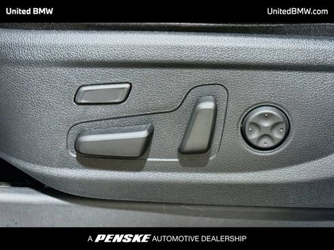 Used 2022 Hyundai Palisade Limited FWD image 11