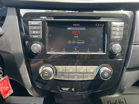 Used 2020 Nissan Rogue S FWD image 26
