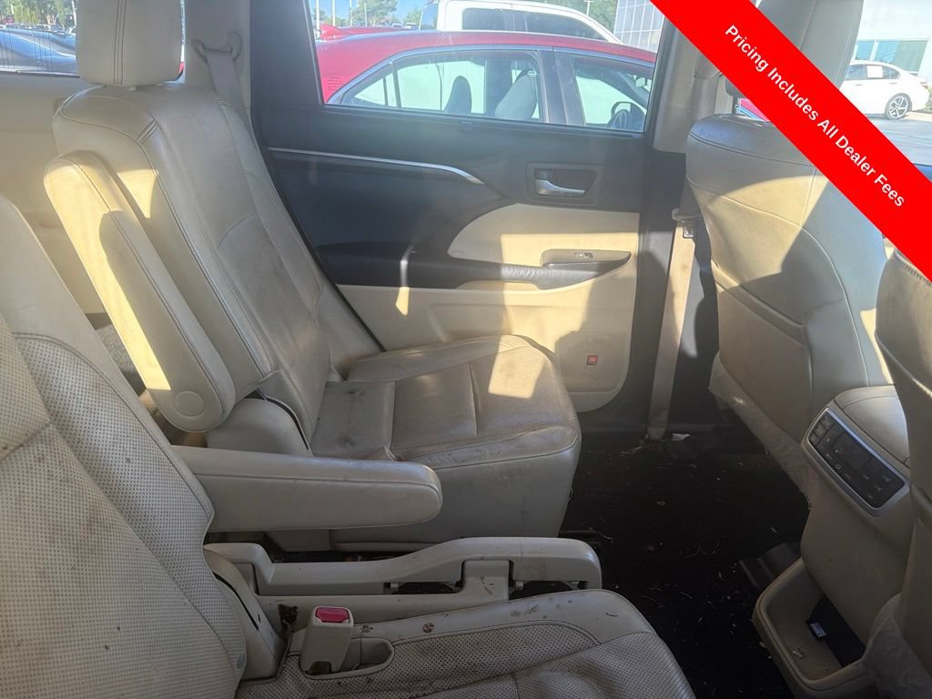 Used 2014 Toyota Highlander Limited Platinum AWD/4WD image 4