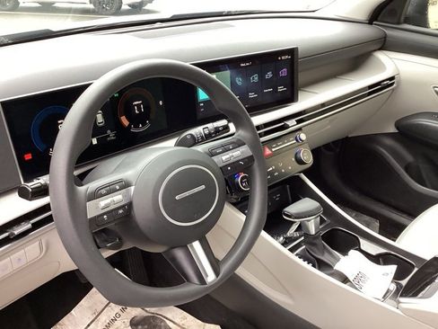 Used 2025 Hyundai Tucson SEL image 11