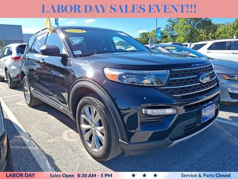 Used 2023 Ford Explorer XLT w/ Equipment Group 202A AWD/4WD image 1