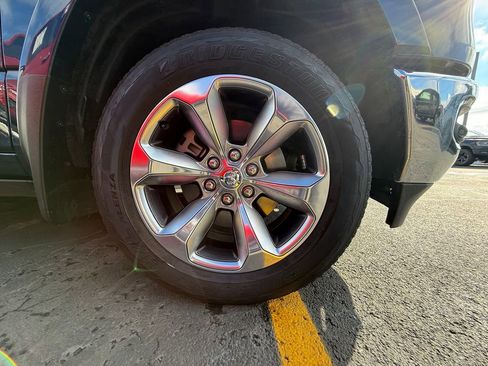 Used 2022 RAM 1500 Limited w/ Cold Weather Group image 10