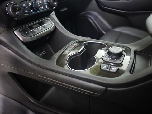 Used 2021 GMC Acadia AT4 w/ Technology Package image 55