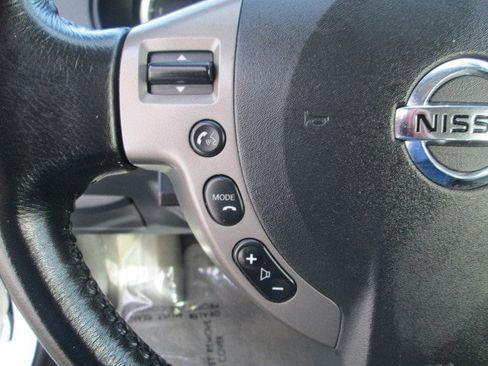 Used 2010 Nissan Sentra 2.0 SR w/ Convenience Pkg image 16