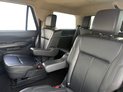 Used 2024 Ford Expedition XLT image 13