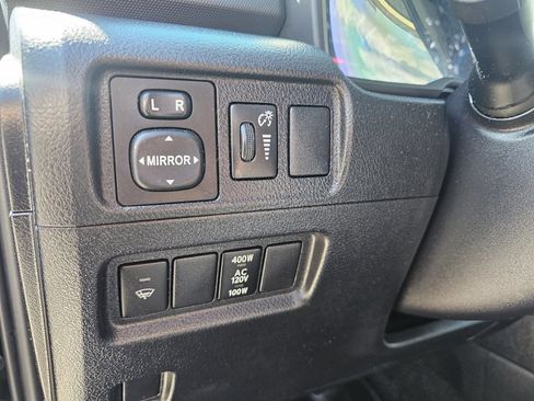 Used 2018 Toyota 4Runner SR5 AWD/4WD image 13