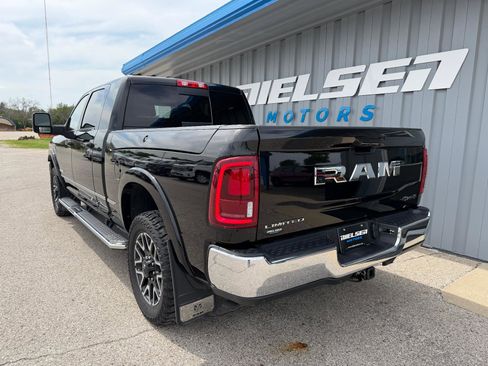 Used 2025 RAM 2500 Limited w/ Cold Weather Group AWD/4WD image 9