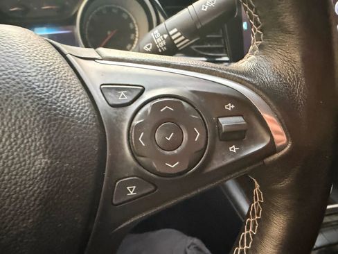 Used 2018 Buick Regal Essence image 14