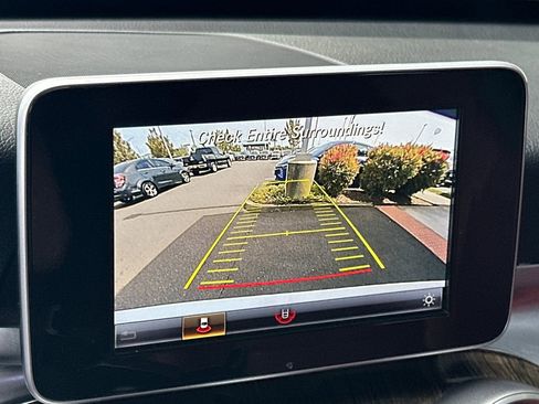 Used 2018 Mercedes-Benz C 300 4MATIC Sedan image 18