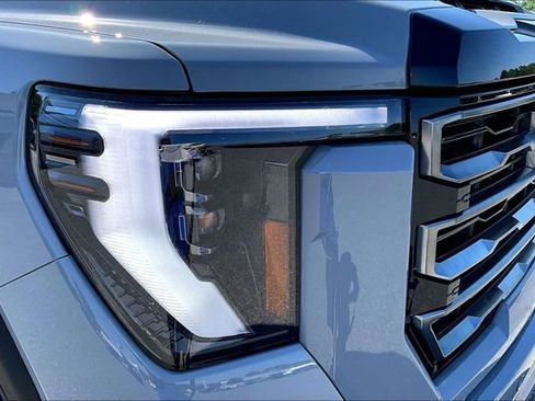 Used 2024 GMC Sierra 3500 AT4 w/ AT4 Premium Plus Package AWD/4WD image 31