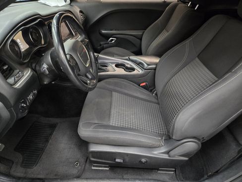 Used 2018 Dodge Challenger SXT RWD image 7
