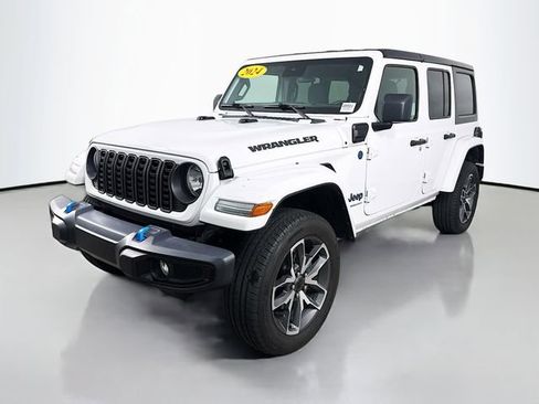 Used 2024 Jeep Wrangler Unlimited w/ Convenience Group image 3