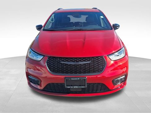 New 2026 Chrysler Pacifica Limited w/ S Appearance Package image 2