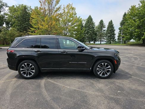 Used 2023 Jeep Grand Cherokee Overland w/ Advanced Protech Group III AWD/4WD image 7