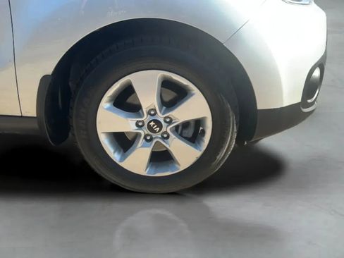 Used 2019 Kia Soul FWD image 38