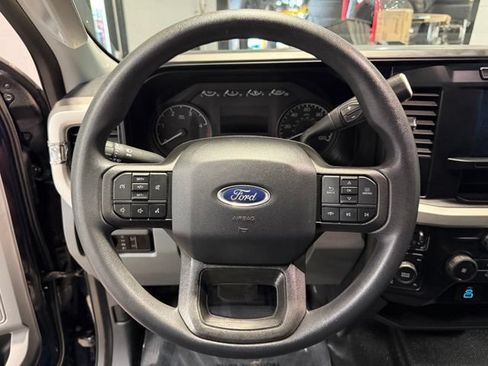 Used 2023 Ford F250 XLT w/ FX4 Off-Road Package AWD/4WD image 12
