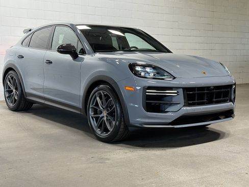 Certified 2024 Porsche Cayenne Turbo GT AWD/4WD image 6