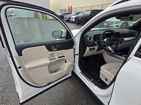 New 2026 Mercedes-Benz GLB 250 image 21