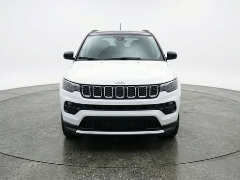 Used 2025 Jeep Compass Limited AWD/4WD image 2