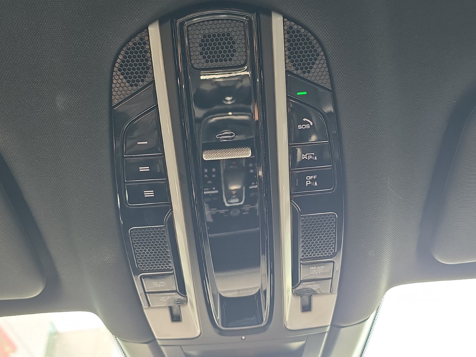 Certified 2023 Porsche Cayenne Platinum Edition AWD/4WD image 23
