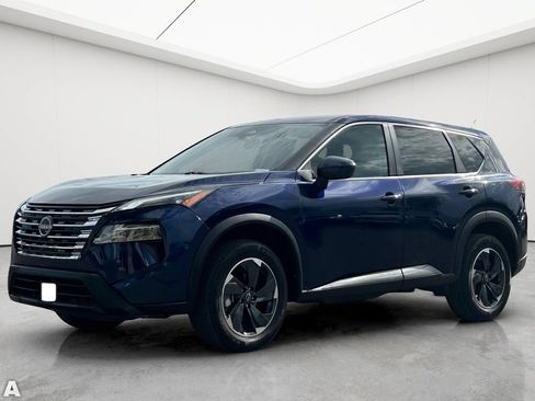 Used 2025 Nissan Rogue SV FWD image 2