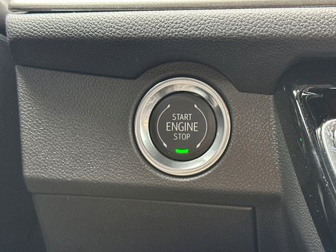 New 2025 Chevrolet Traverse LT w/ Enhanced Driving Package image 27